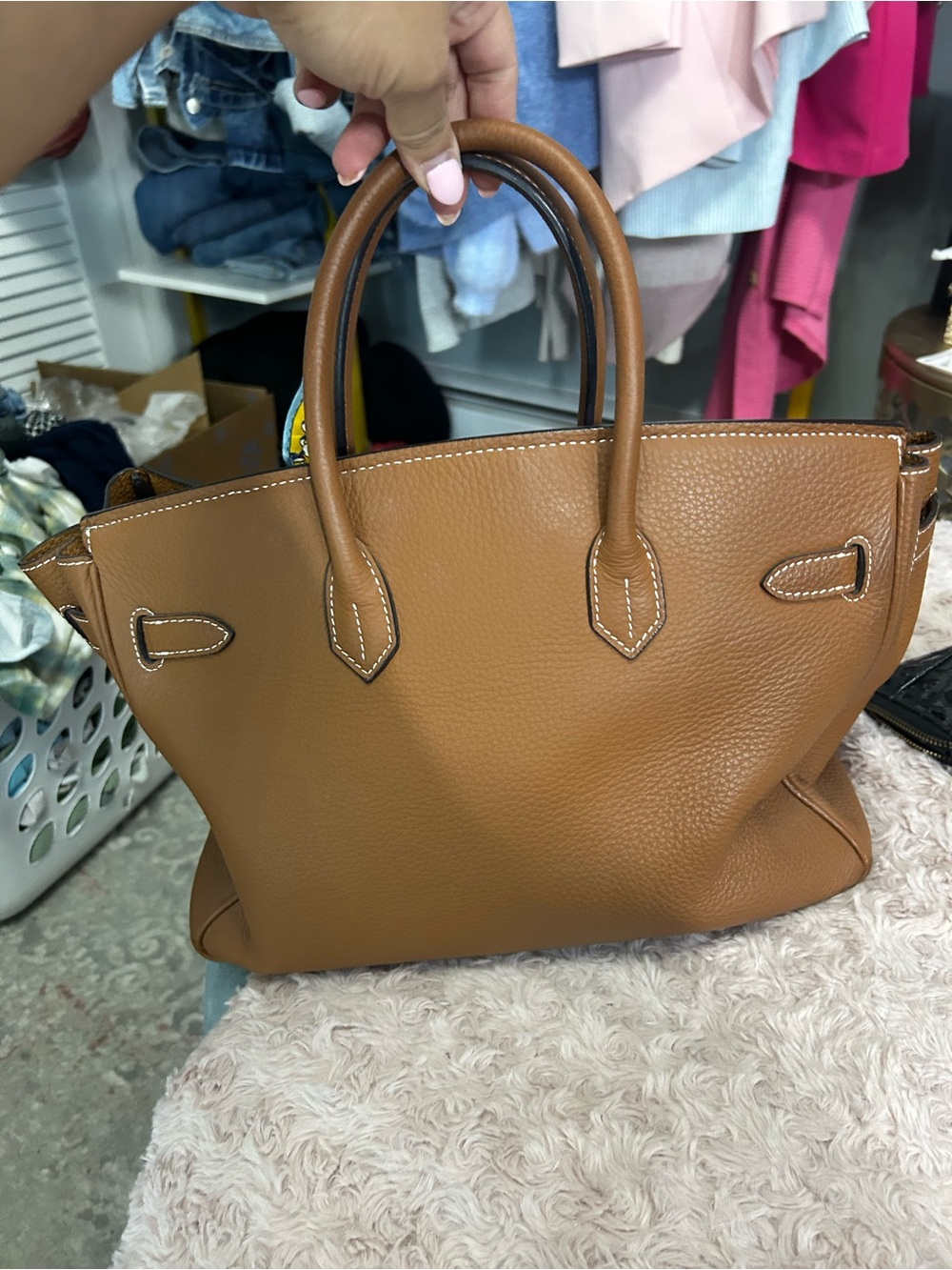 Classic Leather Tote Bag in Cognac with Gold Hardware - Picture 3 of 13